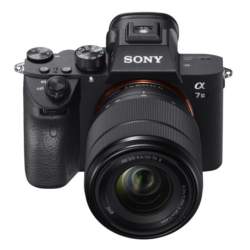SONY Alpha A7III + FE 28-70 mm II