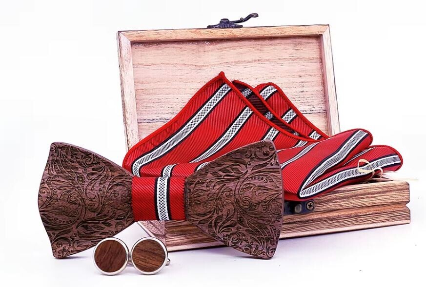Set dřevěného motýlku, manžetových knoflíčků a kapesníčku - 3D s proužkem