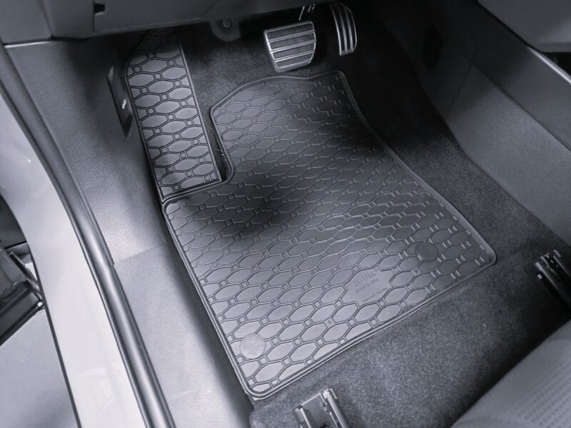 Gumové autokoberce Rigum Mitsubishi Outlander 2023- (elektrická verze)