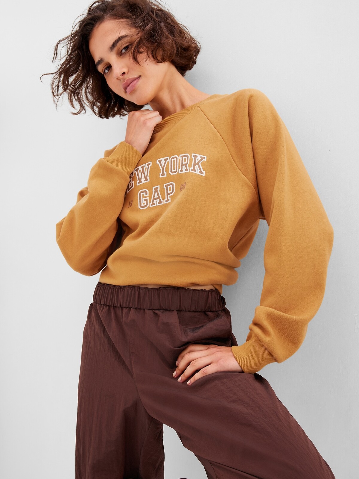 Mikina raglan soft logo GAP - Dámské