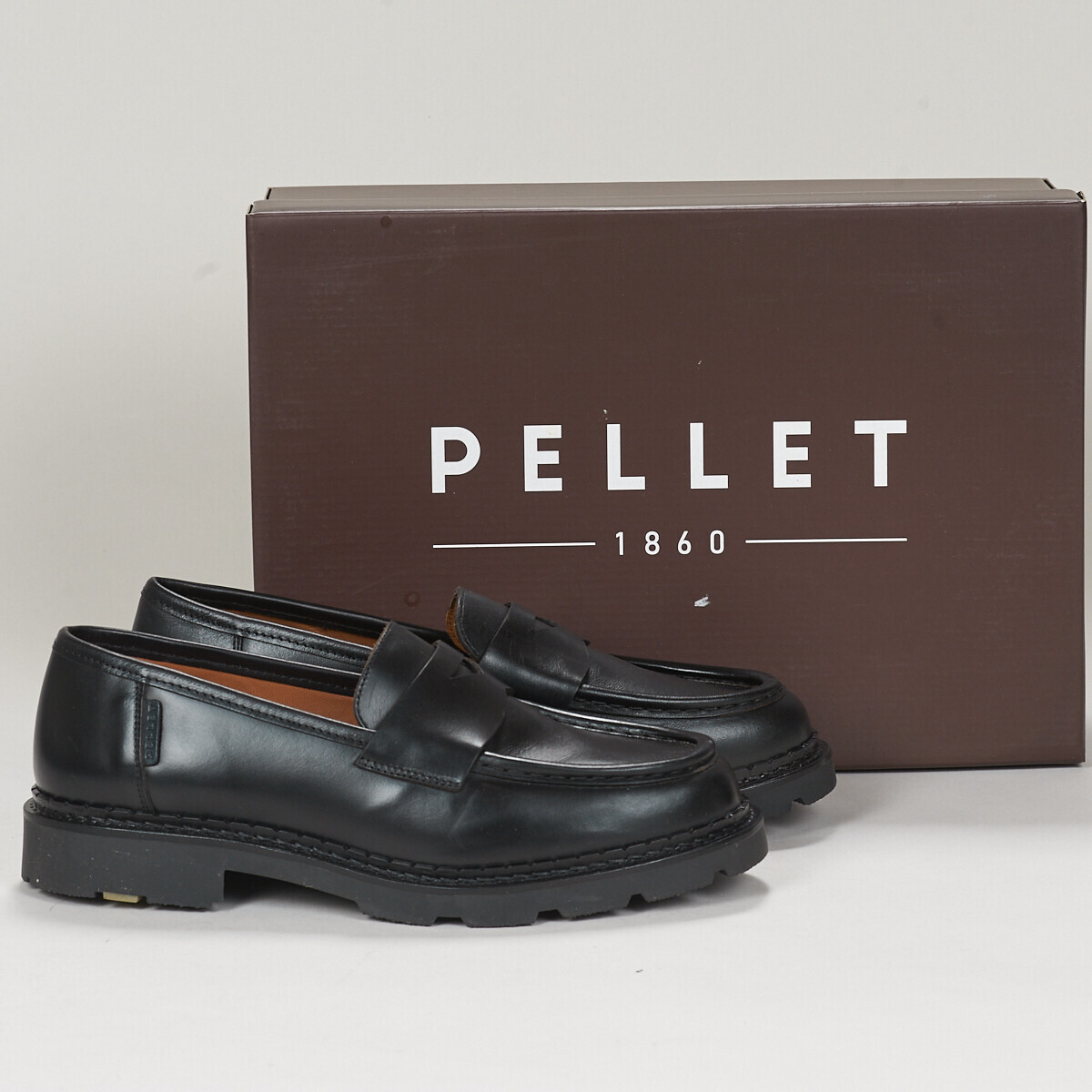 Pellet  MILANO  Černá