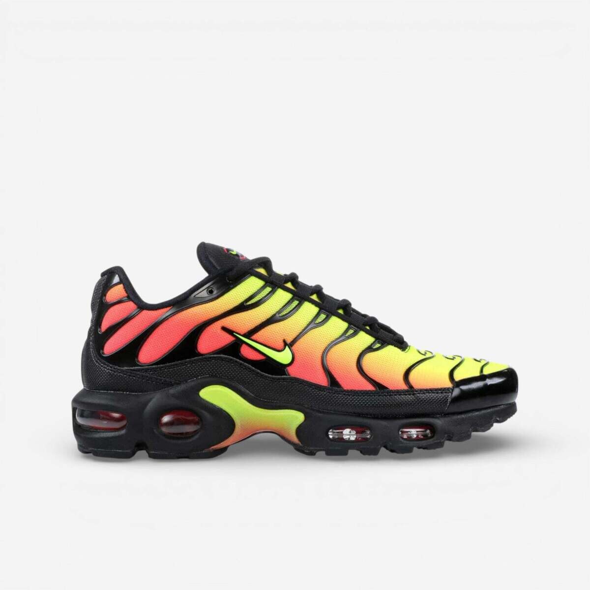 Nike  Air Max Plus Black Volt Solar Red (Women's)  Červená