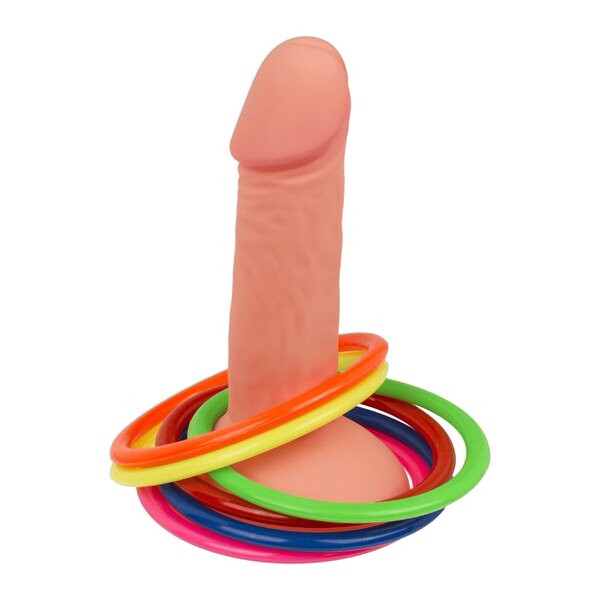 Hra házení kroužků na penis