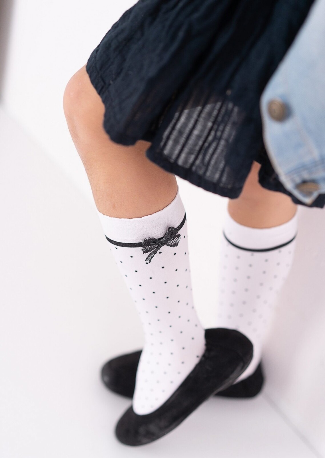 Bílé dívčí podkolenky s puntíky a mašličkou Knittex DR 2410 Emily 40 den Velikost: ONE SIZE, Barva: Bílá