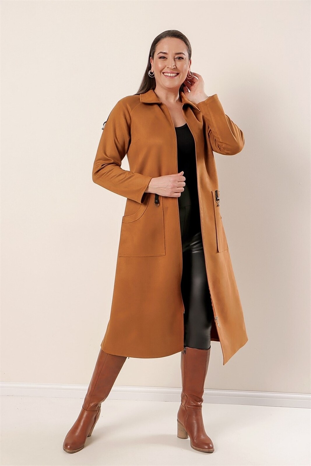By Saygı Plus Size semišový kabát se zipem