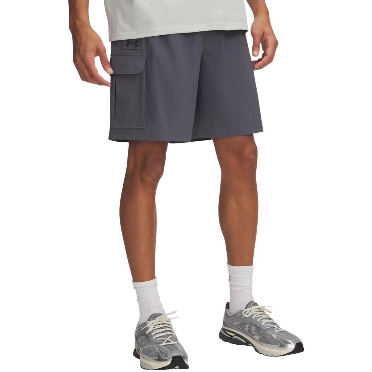 Under Armour  UA VIBE WOVEN CARGO SHORT 1386560  Šedá