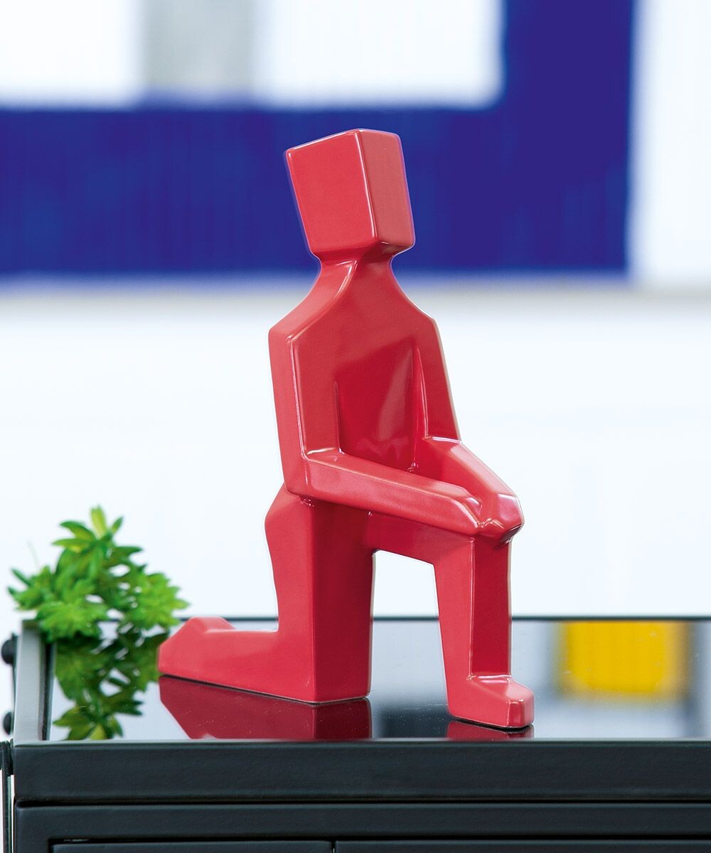 Gilde Keramická červená figurka