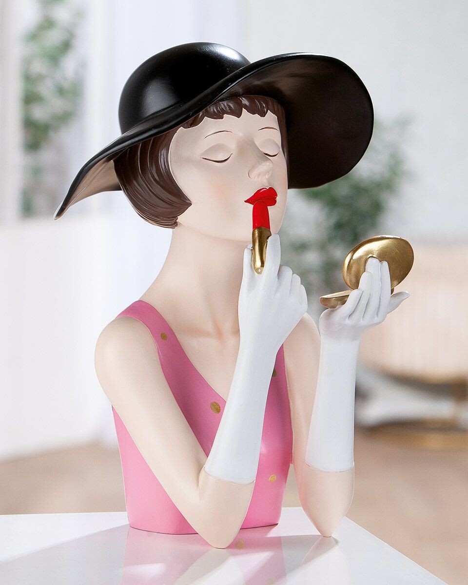 Gilde Soška ženy s rtěnkou Lady Amélie, 31 cm