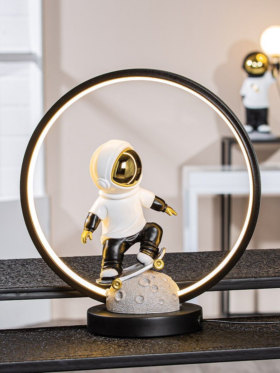 Gilde LED lampa astronaut Apollo, 33 cm