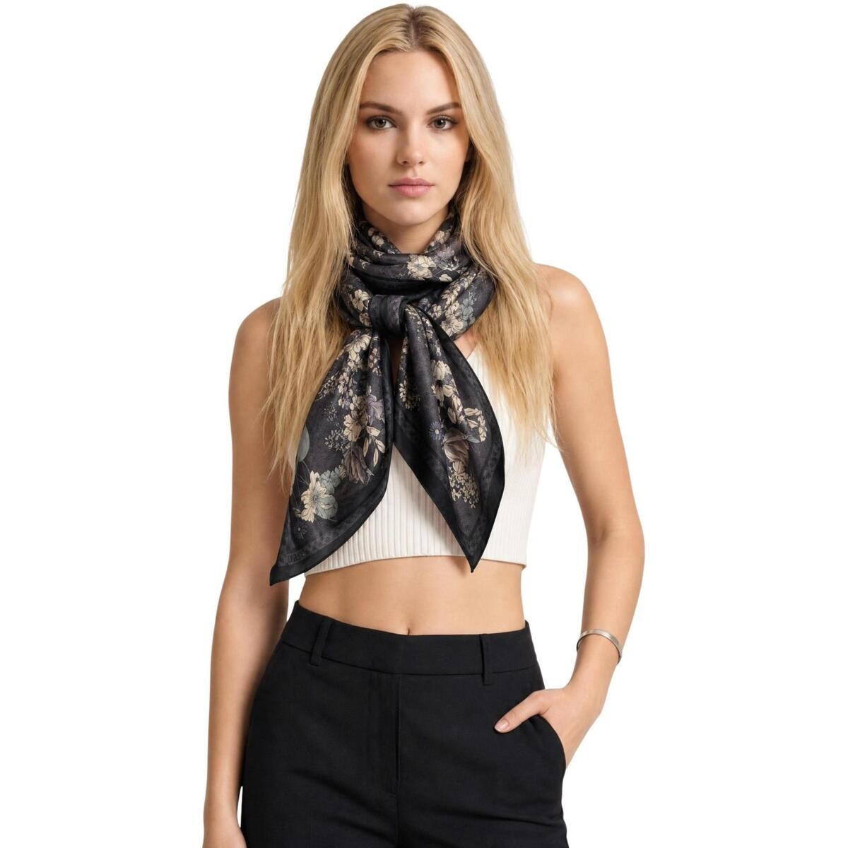 Guess  PRINTED KEFIAH AW5538 MOD03  Černá