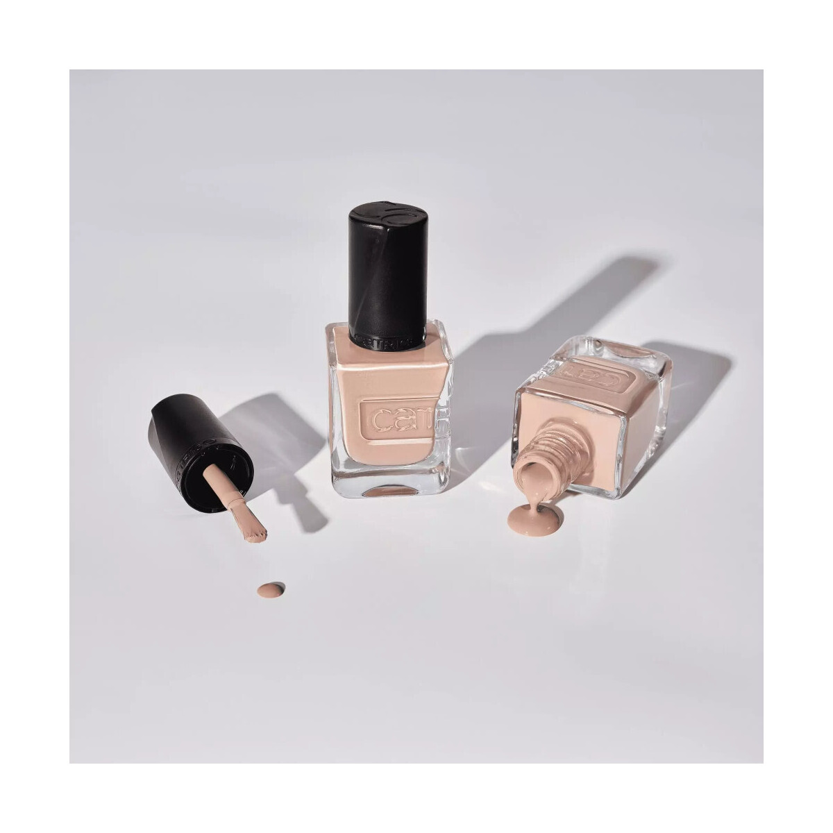 Catrice  Gel Nail Polish Affair - 10 Lost My Camel In The Desert  Béžová