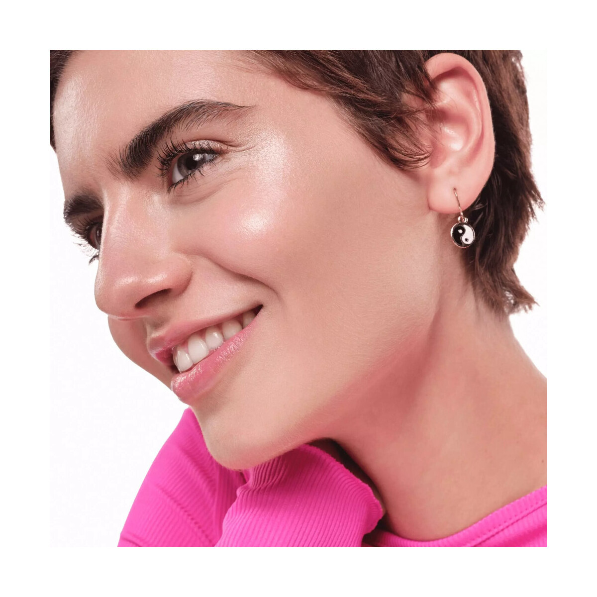 Essence  Soft Touch Bouncy Glow Cream-to-Powder Highlighter - 10  Béžová