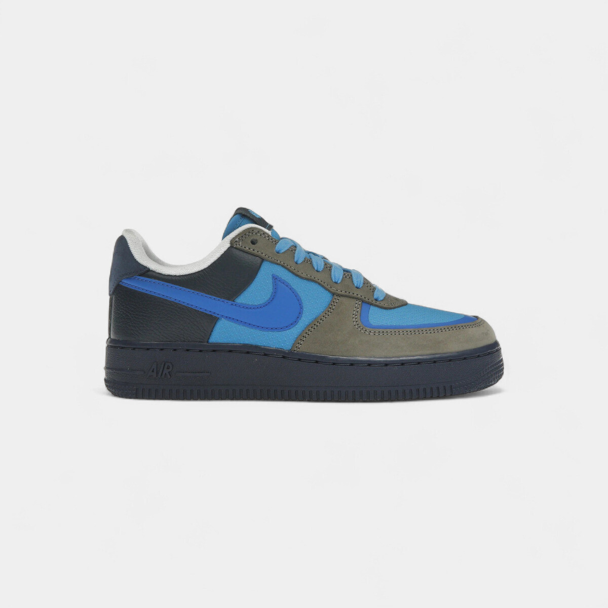 Nike  Air Force 1 Low SP Stash (2024)  Bílá
