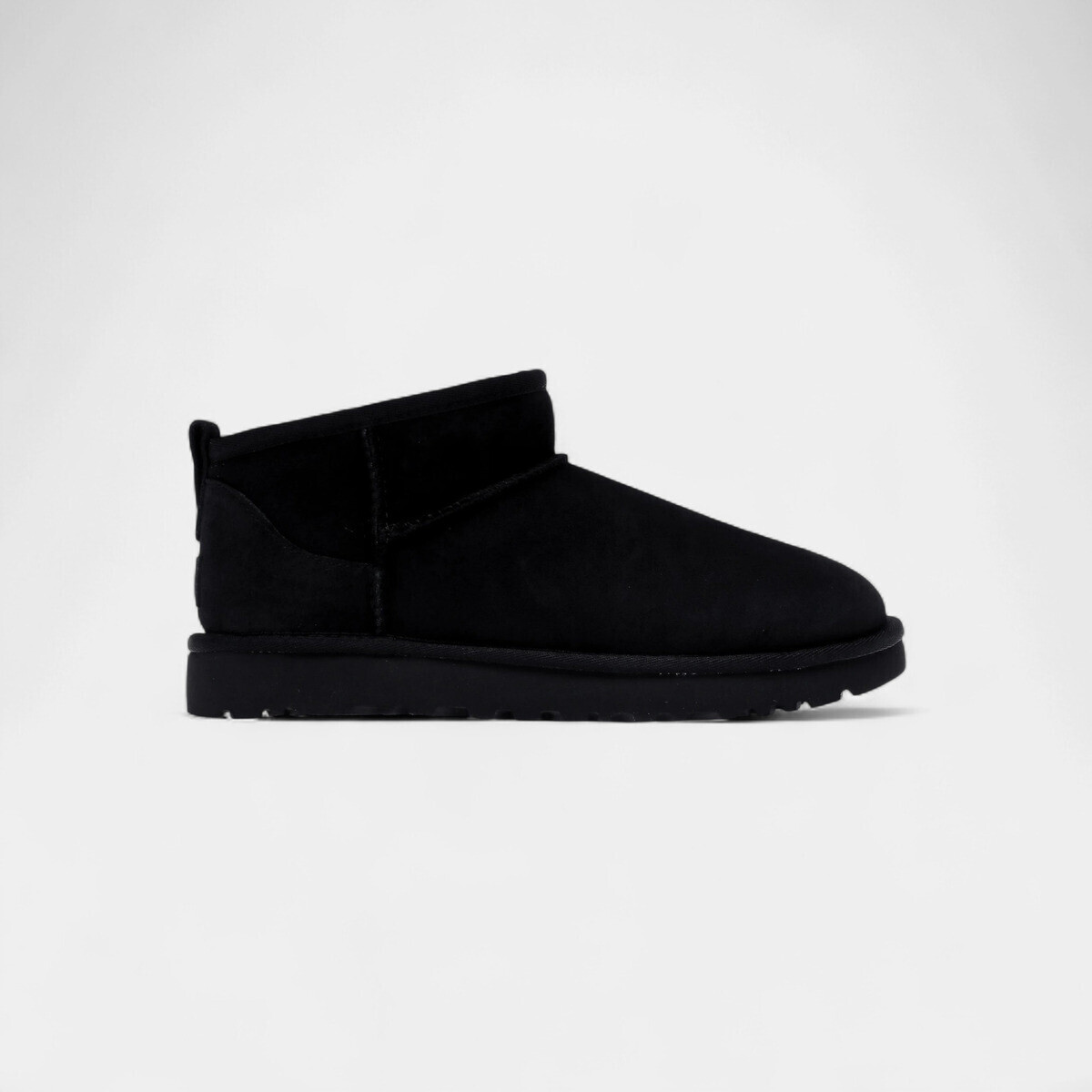 UGG  Classic Ultra Mini Boot Black (Women's)  Černá