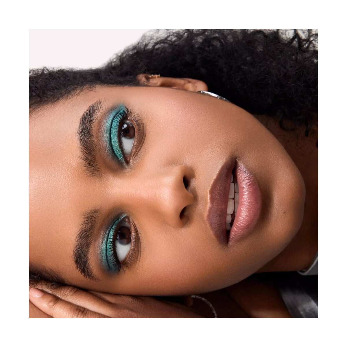 Catrice  Mono Art Eye Shadow Colors - 430 Pacific Teal  Zelená