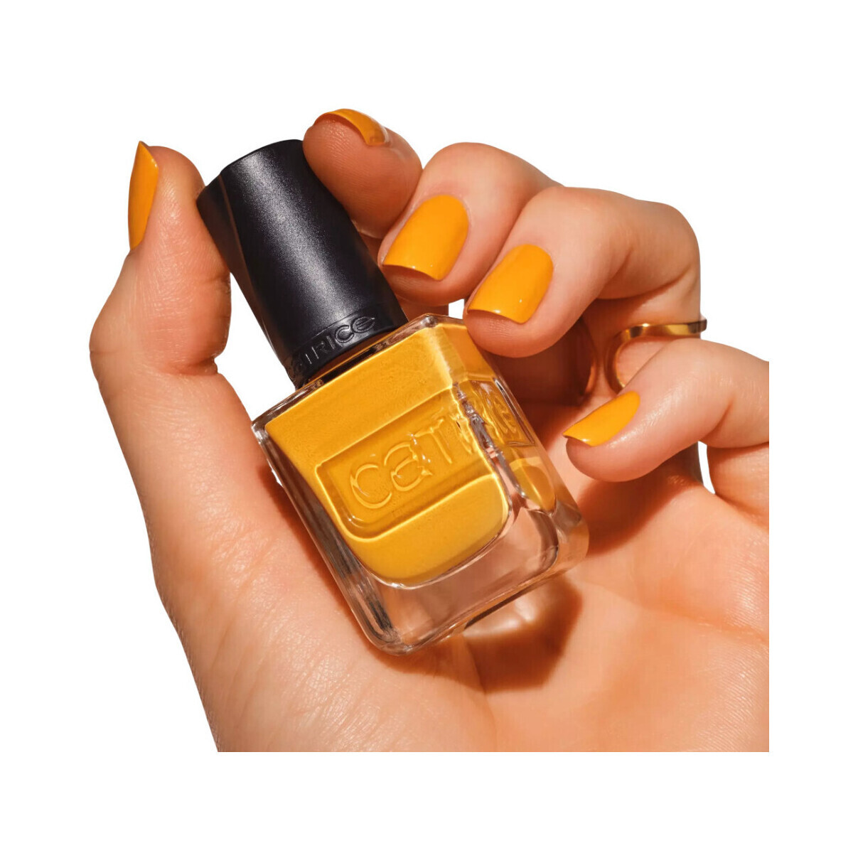 Catrice  Gel Nail Polish Affair - 45 Dijon Drama  Zlatá
