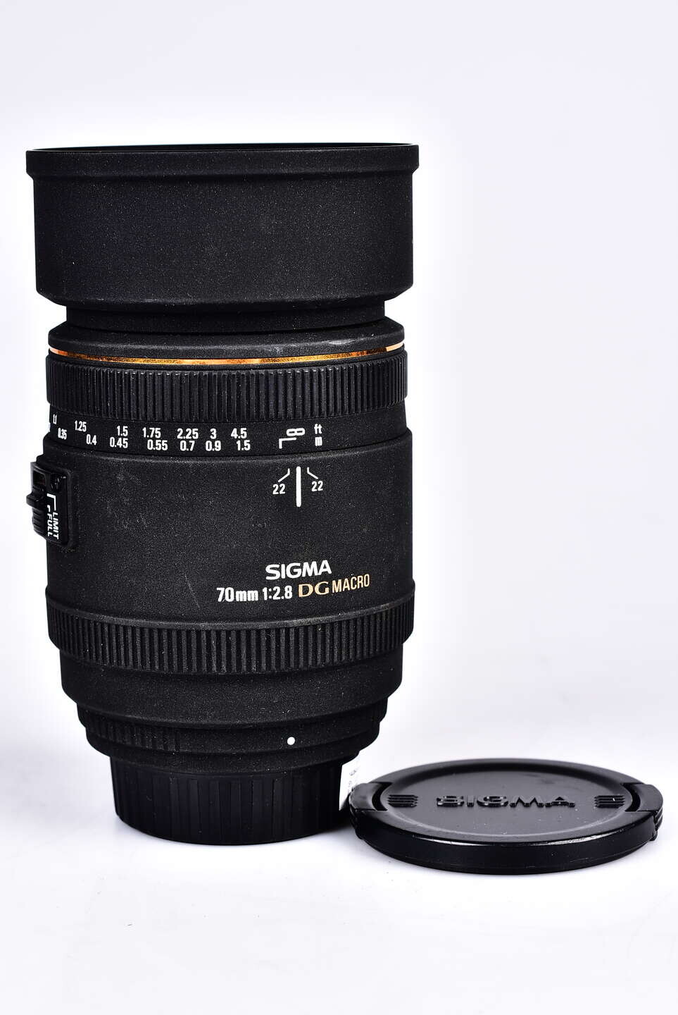 Sigma 70 mm f/2,8 DG Macro pro Nikon bazar