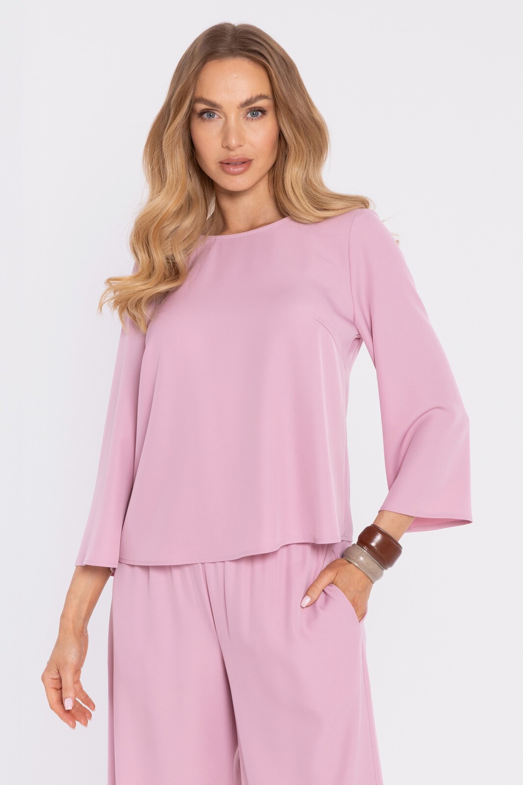 Elegantní halenka s volnými rukávy - pudrová