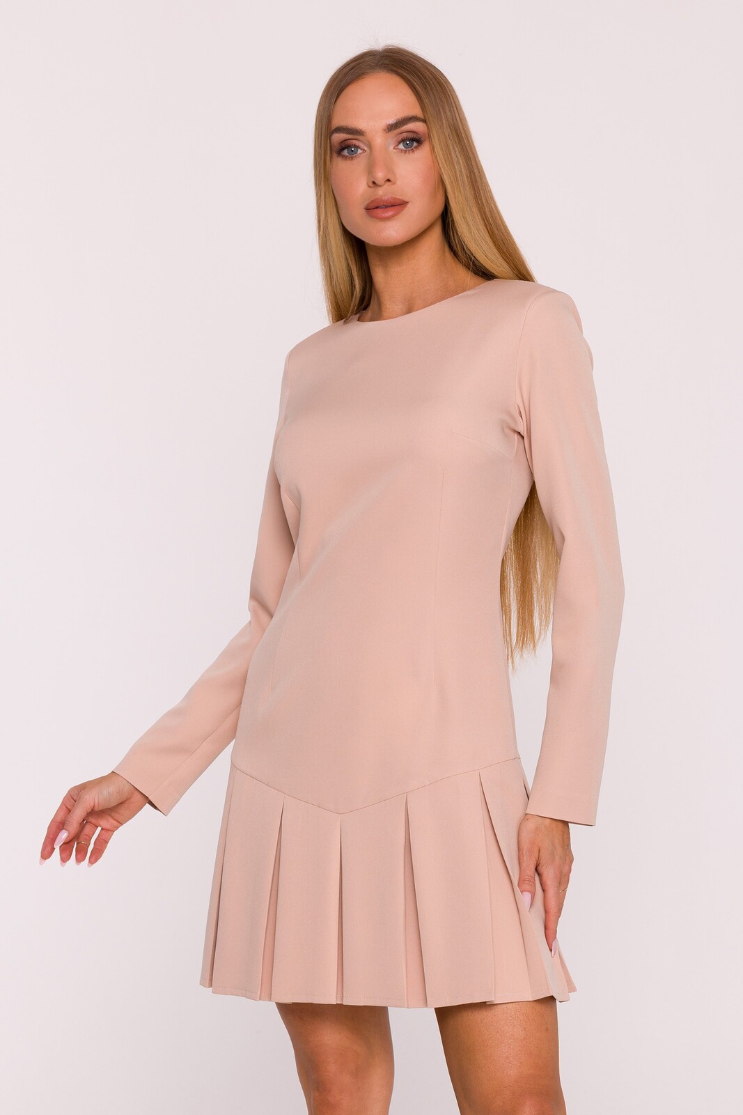 Dámské elegantní mini šaty s boxovými záhyby