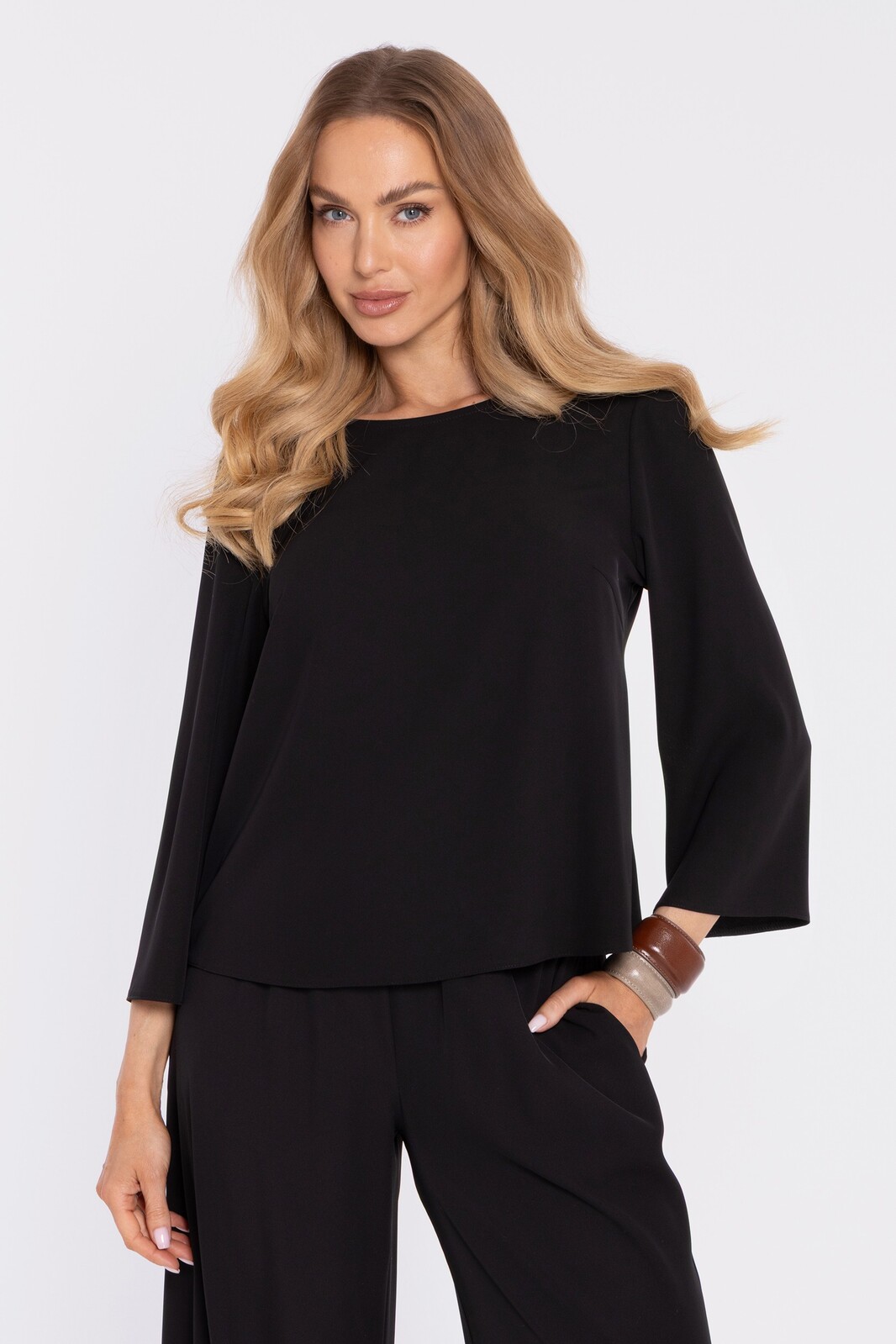 Elegantní halenka s volnými rukávy - černá
