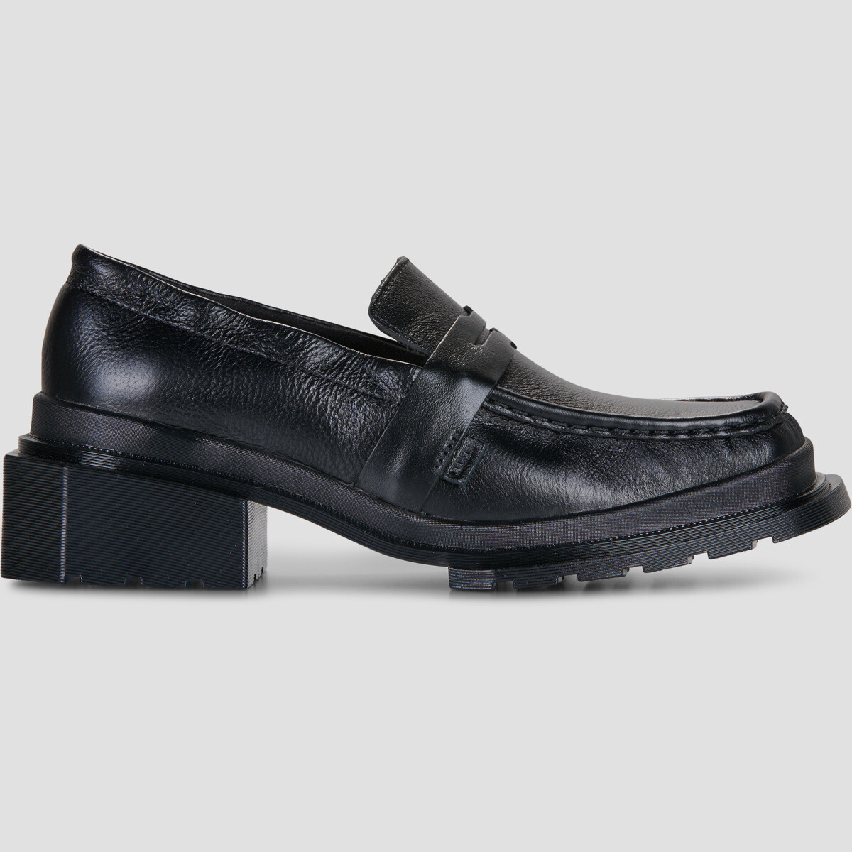 Dr. Martens  Maybole Loafer Black Milled Gloss  Černá