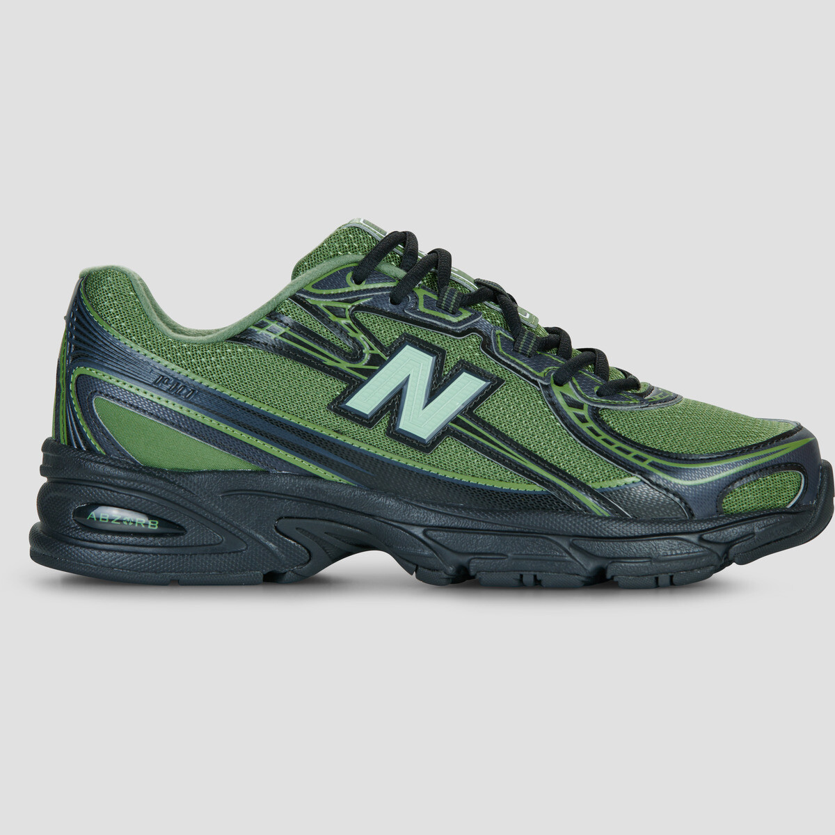 New Balance  740  Khaki