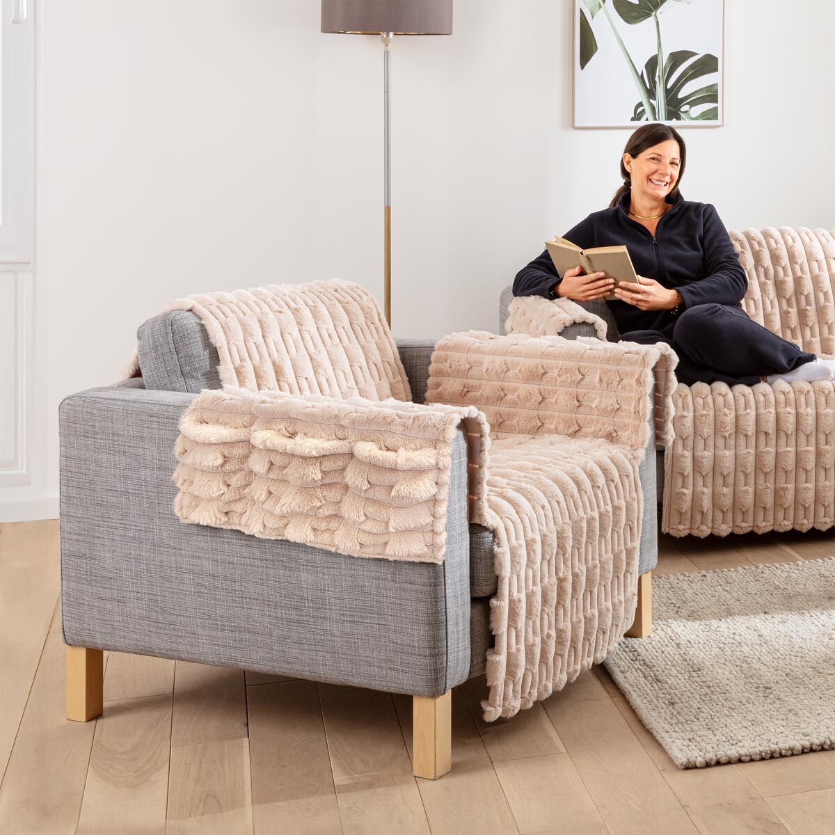 Die moderne Hausfrau Přehoz na křeslo Cuddle