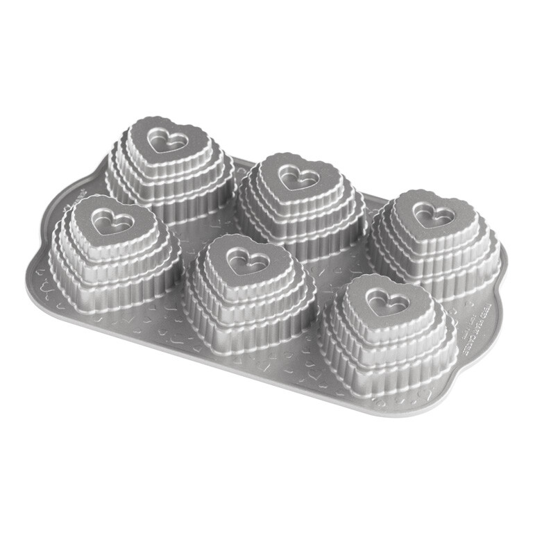 Forma na 6 patrových srdíček Tiered Heart Bundt® stříbrná Nordic Ware