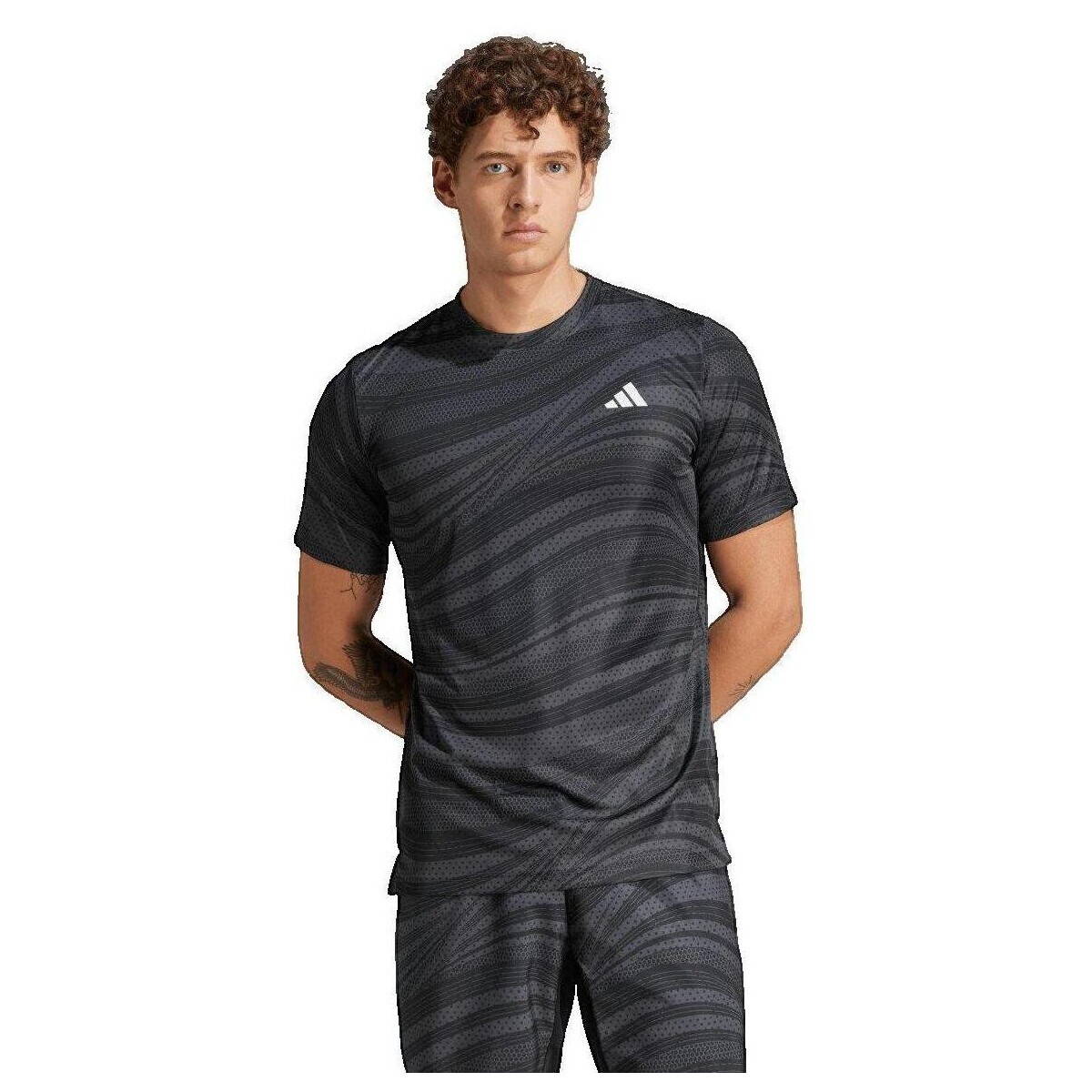 adidas  T-shirt  Club Graphic Noir  Černá