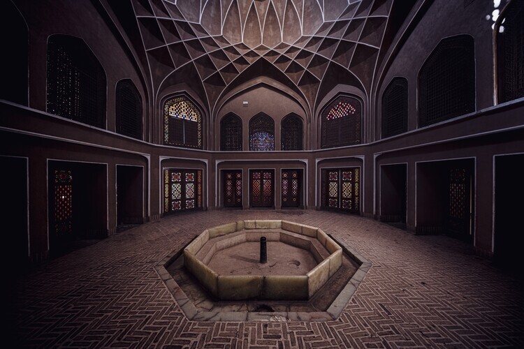 Marco Tagliarino Plakát, Obraz - Geometric Vaulted Courtyard, Marco Tagliarino, 40 × 26.7 cm