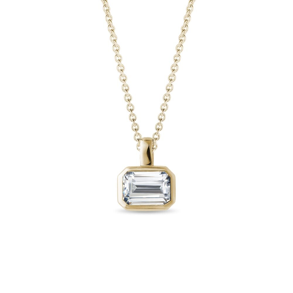 Náhrdelník s 1,0 ct diamantem v brusu emerald ve žlutém zlatě KLENOTA