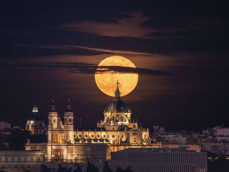 Jorge Ruiz Dueso Plakát, Obraz - Moon and Dome, Jorge Ruiz Dueso, 40 × 30 cm