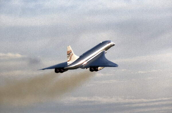 BRIDGEMAN IMAGES Plakát, Obraz - Concorde in flight, 40 × 26.7 cm