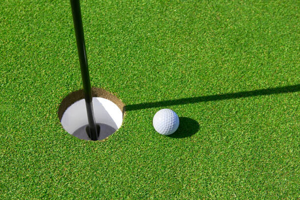 Peter Dazeley Plakát, Obraz - Golf ball on green, Peter Dazeley, 40 × 26.7 cm