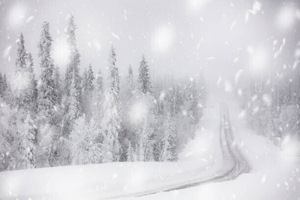 Roberto Moiola / Sysaworld Plakát, Obraz - Snowflakes on icy empty road in, Roberto Moiola / Sysaworld, 40 × 26.7 cm