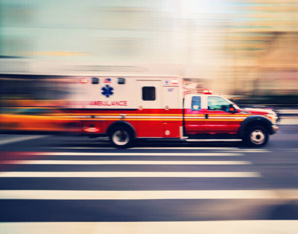 THEPALMER Plakát, Obraz - Ambulance speeding in New York, THEPALMER, 40 × 30 cm