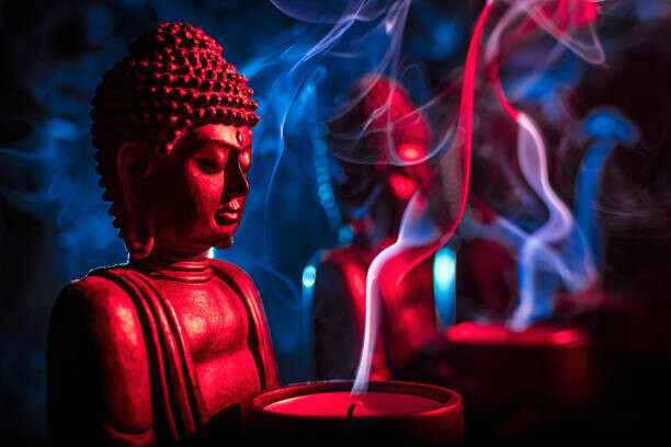 Hillary Kladke Plakát, Obraz - Buddha statue with candle, Hillary Kladke, 40 × 26.7 cm