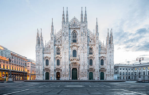 Simone Simone Plakát, Obraz - Milan Cathedral, Duomo di Milano at dawn, Simone Simone, 40 × 26.7 cm