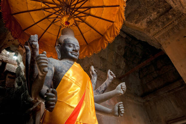 Bob Krist Plakát, Obraz - Vishnu statue in Angkor Wat, Bob Krist, 40 × 26.7 cm