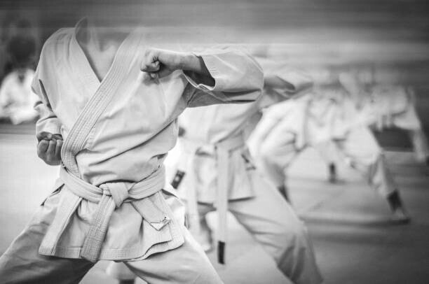 uladzimir_likman Plakát, Obraz - Elbow punch in karate. Children's training., uladzimir_likman, 40 × 26.7 cm