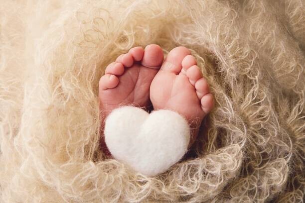 LindaYolanda Plakát, Obraz - Newborn Feet, LindaYolanda, 40 × 26.7 cm