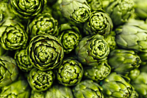 Alexander Spatari Plakát, Obraz - Close-up of fresh green artichokes, Alexander Spatari, 40 × 26.7 cm