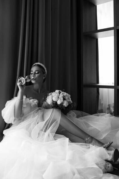 Serhii Mazur Plakát, Obraz - beautiful bride in the morning - stock photo, Serhii Mazur, 26.7 × 40 cm