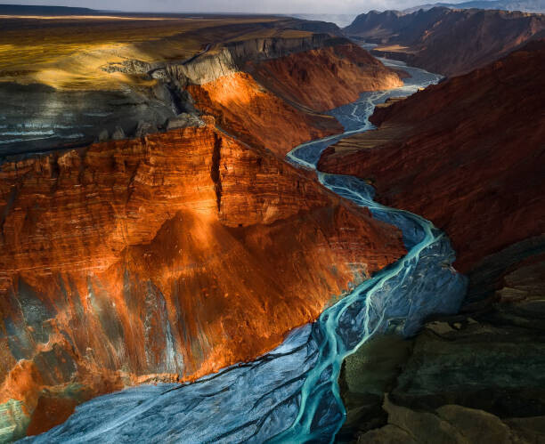 Yuhan Liao Plakát, Obraz - Red Mountain Grand Canyon, Yuhan Liao, 40 × 30 cm
