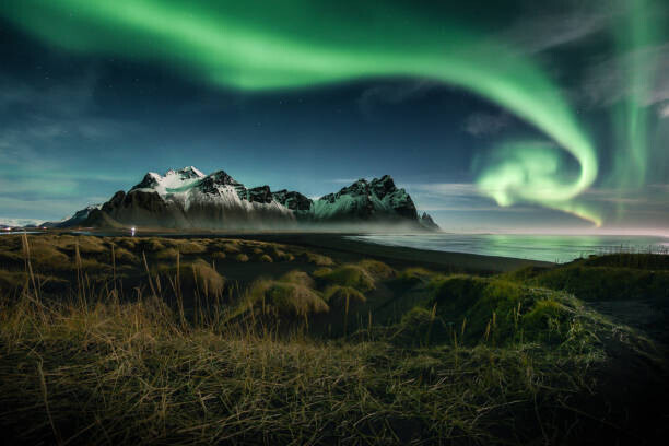 Peerasit Chockmaneenuch Plakát, Obraz - northern lights over Vestrahorn moutain , Iceland, Peerasit Chockmaneenuch, 40 × 26.7 cm