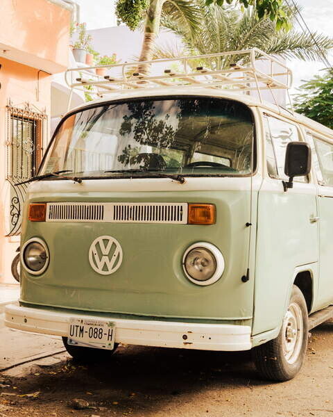 Bilous, Jon Plakát, Obraz - A Volkswagen van, in Tulum, Quintana Roo, Mexico, Bilous, Jon, 30 × 40 cm