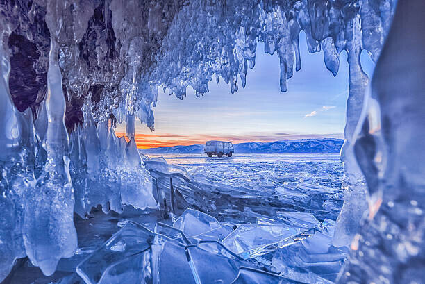 Wachirawit Narkborvornwichit Plakát, Obraz - Ice Cave at Baikal Lake, Russia, Wachirawit Narkborvornwichit, 40 × 26.7 cm