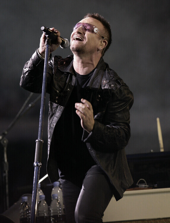 Yui Mok - PA Images Plakát, Obraz - U2 perform at Wembley Stadium - London, 30 × 40 cm