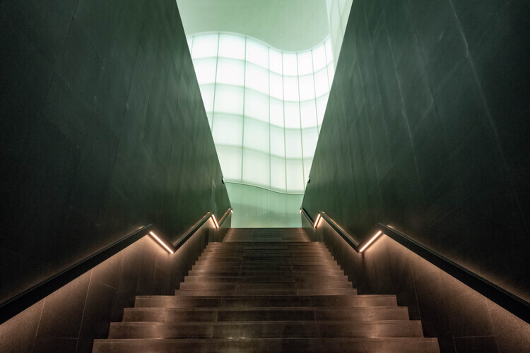Linda Wride Plakát, Obraz - Atrium stairs, Linda Wride, 40 × 26.7 cm