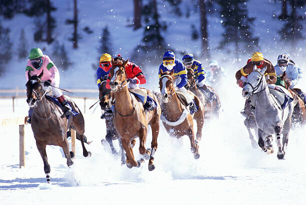 Romilly Lockyer Plakát, Obraz - HORSERACING ON FROZEN LAKE IN SAINT, Romilly Lockyer, 40 × 26.7 cm